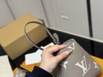 Louis Vuitton Vintage Bucket Bag Distinctive Design Premium Genuine Leather - Image 7