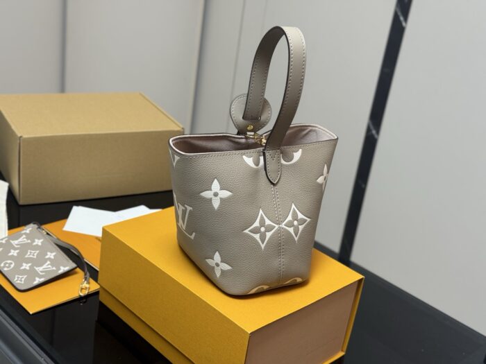 Louis Vuitton Vintage Bucket Bag Distinctive Design Premium Genuine Leather - Image 8