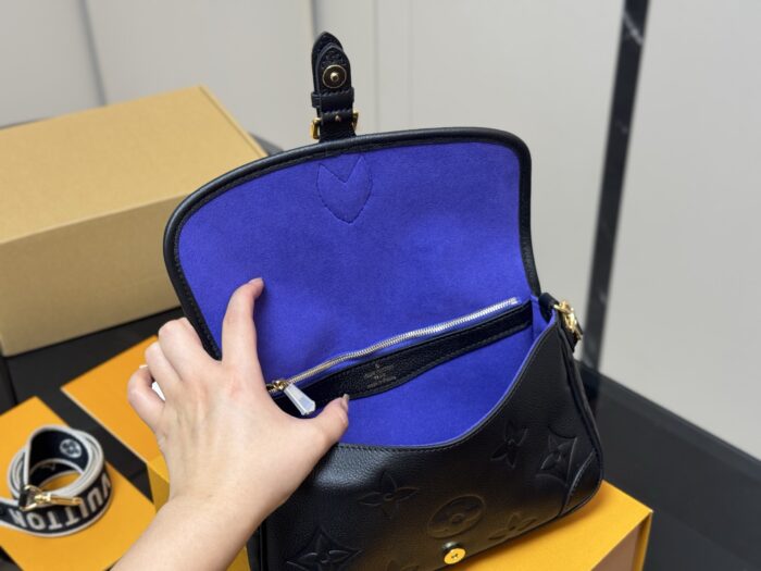 Louis Vuitton Baguette Bag With Detachable Straps - Vintage-Inspired And Versatile - Image 4