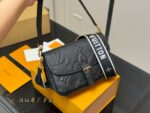 Louis Vuitton Baguette Bag With Detachable Straps - Vintage-Inspired And Versatile - Image 5
