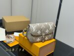 Louis Vuitton Baguette Bag With Detachable Double Shoulder Straps
