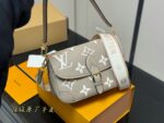Louis Vuitton Baguette Bag With Detachable Double Shoulder Straps - Image 5