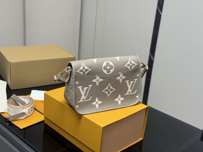 Louis Vuitton Baguette Bag With Detachable Double Shoulder Straps - Image 8
