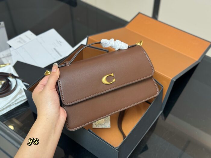 Coach Juno Crossbody Bag Triple-Function Structured Silhouette Generous Capacity Minimalist, Timeless Design - Image 2