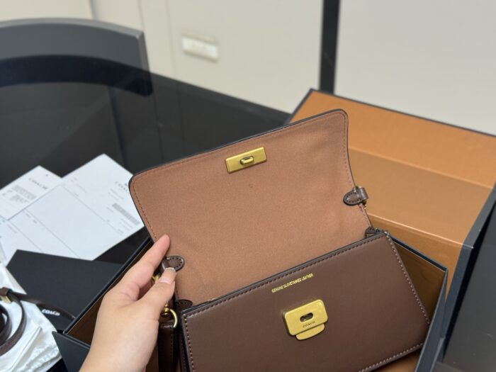 Coach Juno Crossbody Bag Triple-Function Structured Silhouette Generous Capacity Minimalist, Timeless Design - Image 5