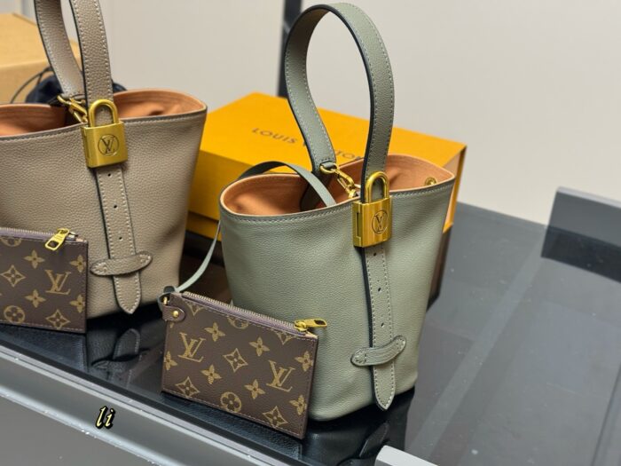 Louis Vuitton Vintage Bucket Bag With Lock Design – Distinctive And Unconventional - Image 5