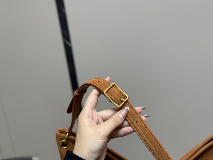 Yves Saint Laurent Niki Supple Bucket Suede Bag Cognac Brown Autumn Edition - Image 6