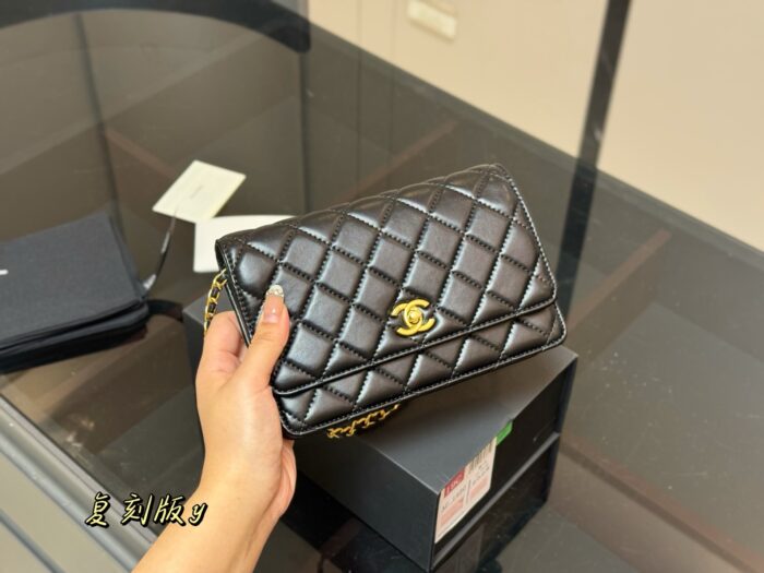 Chanel New Gold Ball Fortune Woc Diamond Quilted Chain Bag Multiple Card Slots & Hidden Pocket - Practical - Image 5