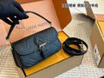 Louis Vuitton 2025 New Baguette Handbag Imported Cowhide Leather Seasonal Limited Edition - Image 3