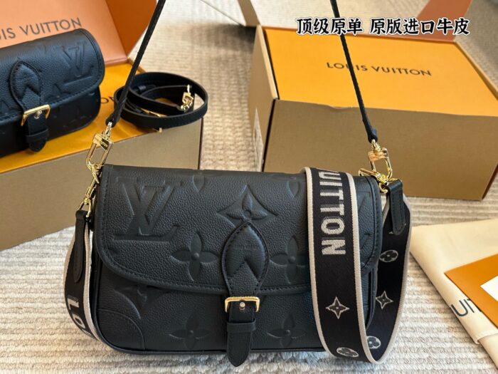Louis Vuitton 2025 New Baguette Handbag Imported Cowhide Leather Seasonal Limited Edition - Image 7
