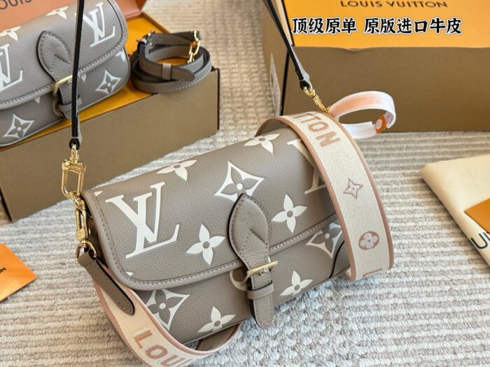 Louis Vuitton 2025 Women'S New Baguette Handbag Imported Cowhide Leather Early Spring Freshness Seasonal Limited Edition - Image 8
