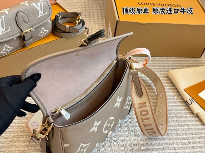 Louis Vuitton 2025 Women'S New Baguette Handbag Imported Cowhide Leather Early Spring Freshness Seasonal Limited Edition - Image 9