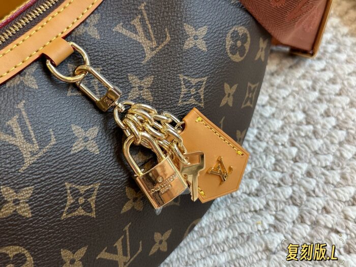 Louis Vuitton Loop Moon Bag With Box - Replica Edition Handheld, Crossbody, Underarm - Multiple Carry Options - Image 3