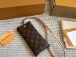 Louis Vuitton Nano Monogram New Edition Mobile Phone Case Youthful And Stylish