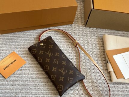 Louis Vuitton Nano Monogram New Edition Mobile Phone Case Youthful And Stylish