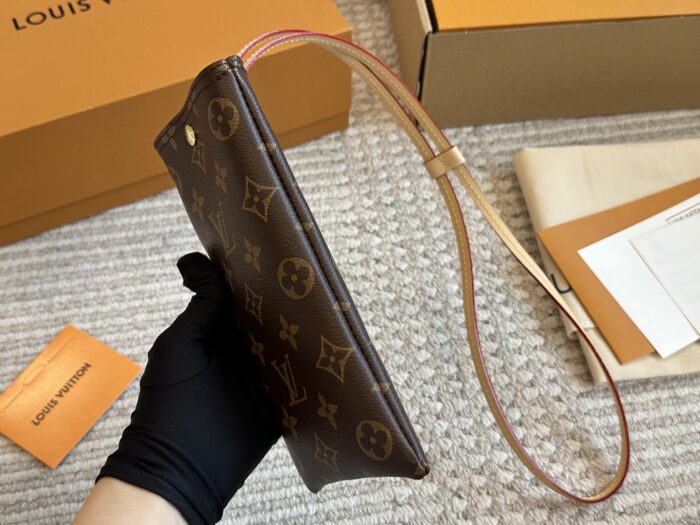 Louis Vuitton Nano Monogram New Edition Mobile Phone Case Youthful And Stylish - Image 3