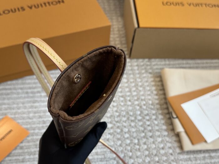 Louis Vuitton Nano Monogram New Edition Mobile Phone Case Youthful And Stylish - Image 7