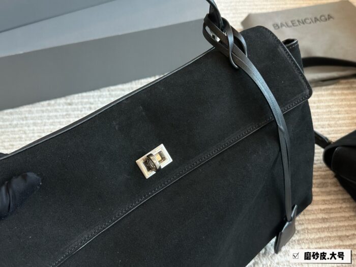 Balenciaga Rodeo New Oversized Soft Super Practical Relaxed-Look Large Bag - Image 4