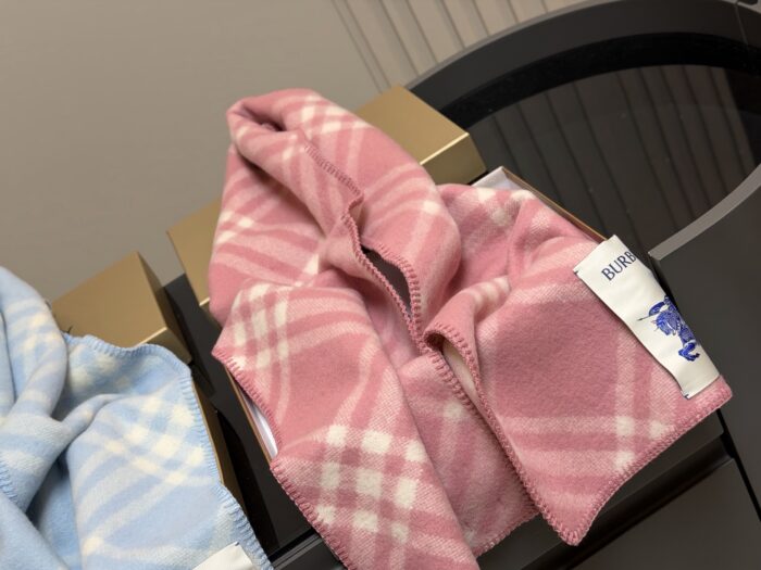 Burberry Cashmere Scarf Reversible Raspberry Pink Limited Edition With Box - Image 6