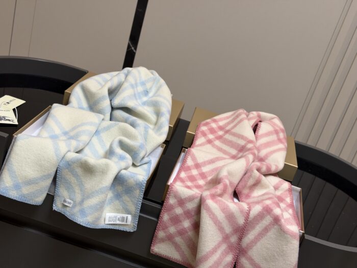 Burberry Cashmere Scarf Reversible Raspberry Pink Limited Edition With Box - Image 8