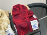 Burberry Cashmere Scarf Reversible Design In Limited-Edition Raspberry Pink Short Pile Wool For Superior Quality - Image 7