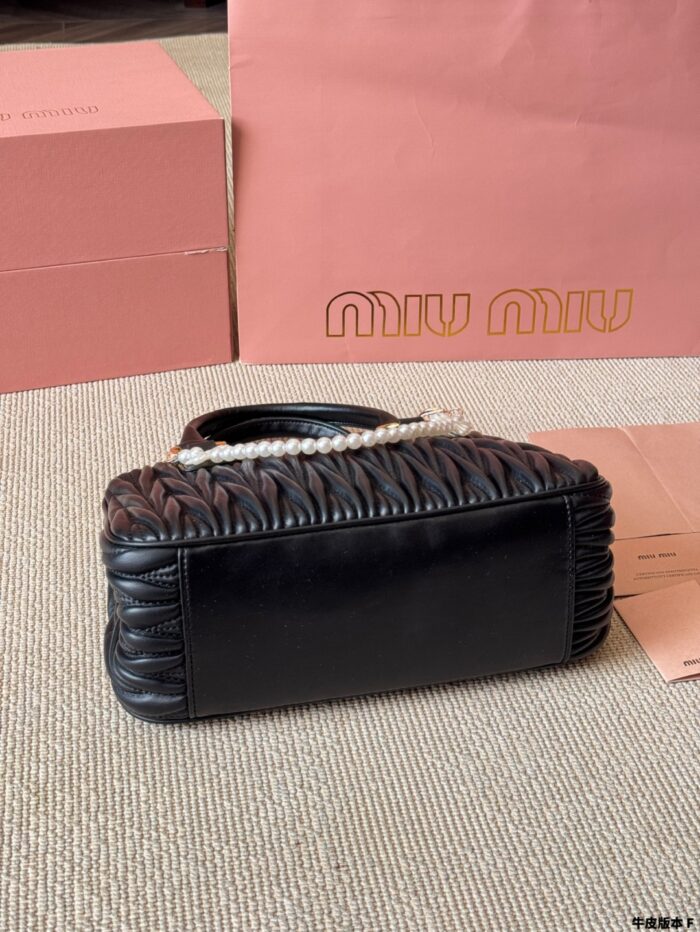 Miu Miu Pendant Pleated Bowling Bag Handheld Versatile, Stylish And Photogenic - Image 5