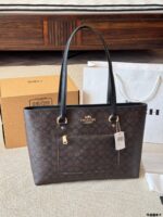 Coach Station Tote Bag Bucket-Shaped Multiple Colours Internal Organiser Compartments Versatile For Multiple Occasions