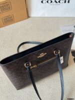 Coach Station Tote Bag Bucket-Shaped Multiple Colours Internal Organiser Compartments Versatile For Multiple Occasions - Image 5