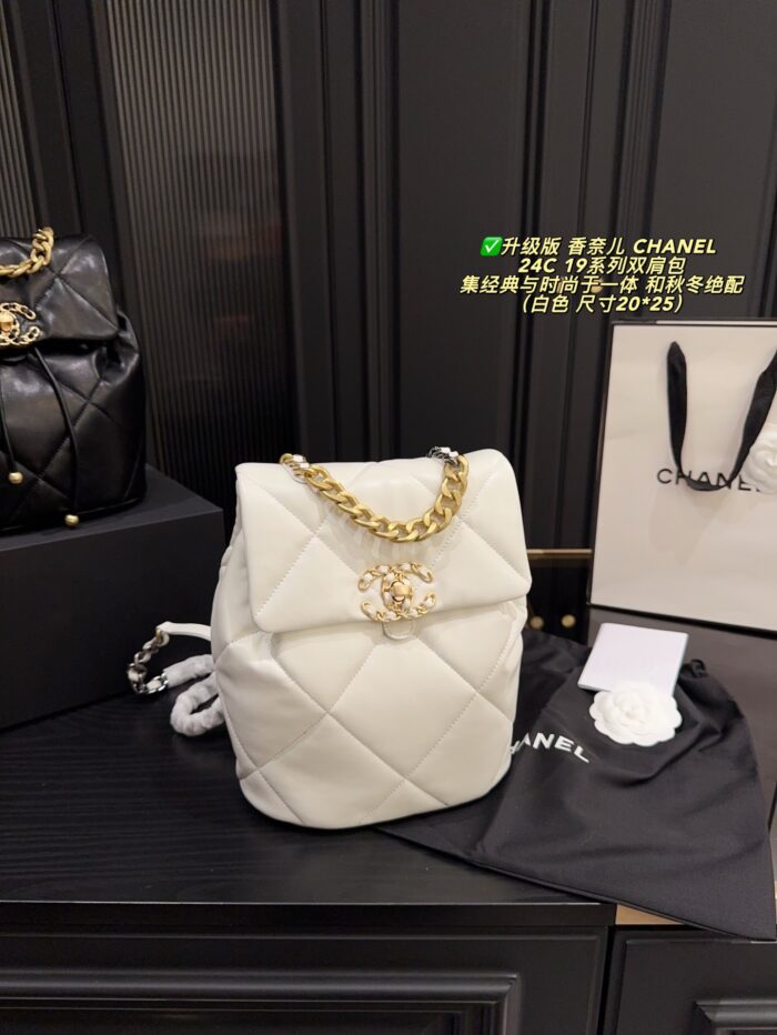 Chanel 24C 19 Series Black Backpack - Lambskin Diamond Quilting, Chain Straps, Generous Capacity - Image 11