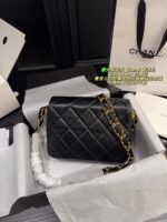 Chanel 23K 19Bag Collection Black Gold Wide Chain Tofu Bag Top-Grain Lambskin Understated Luxury Shoulder Or Crossbody Carry - Image 3