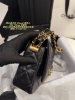 Chanel 23K 19Bag Collection Black Gold Wide Chain Tofu Bag Top-Grain Lambskin Understated Luxury Shoulder Or Crossbody Carry - Image 4