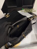 Chanel 23K 19Bag Collection Black Gold Wide Chain Tofu Bag Top-Grain Lambskin Understated Luxury Shoulder Or Crossbody Carry - Image 9