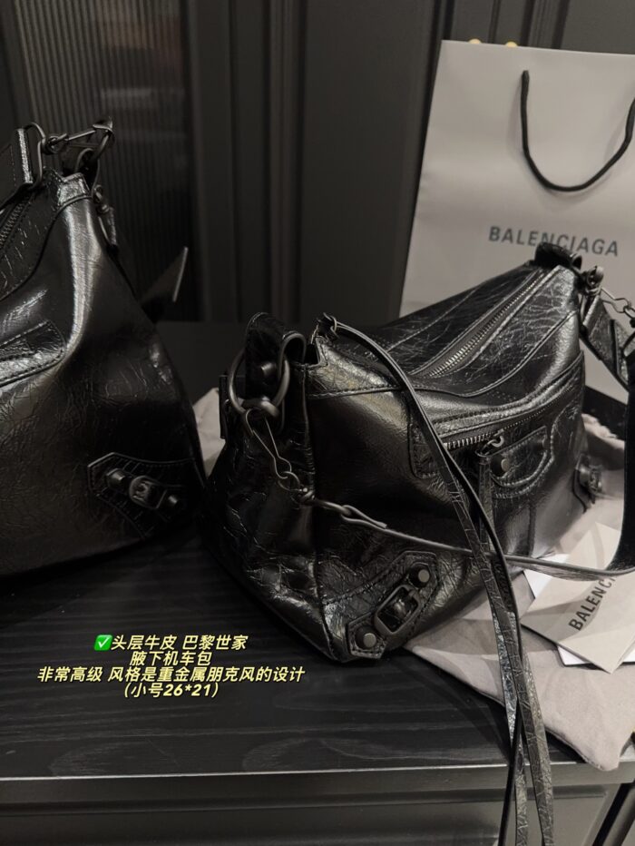 Balenciaga Underarm Motorcycle Bag Heavy Metal Punk Style Full Grain Leather Adjustable Shoulder Strap Suitable For Daily Use - Image 4