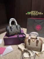 Tory Burch Boston Pillow Bag Vintage Floral Pattern Navy Blue Logo Wide Shoulder Strap Handheld Or Crossbody Generous Capacity - Image 10