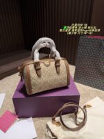 Tory Burch Boston Pillow Bag Vintage Floral Pattern Navy Blue Logo Wide Shoulder Strap Handheld Or Crossbody Generous Capacity - Image 12