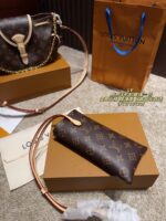 Louis Vuitton Mini Phone And Glasses Case Simple, Versatile And Stylish The Go-To Choice For Everyday Outings - Image 3