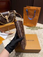 Louis Vuitton Mini Phone And Glasses Case Simple, Versatile And Stylish The Go-To Choice For Everyday Outings - Image 4