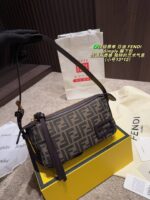 Fendi Simply Underarm Bag Understated Sophistication Artistic Flair Exceptional Aesthetic Appeal - Image 2