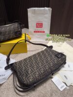 Fendi Simply Underarm Bag Understated Sophistication Artistic Flair Exceptional Aesthetic Appeal - Image 7