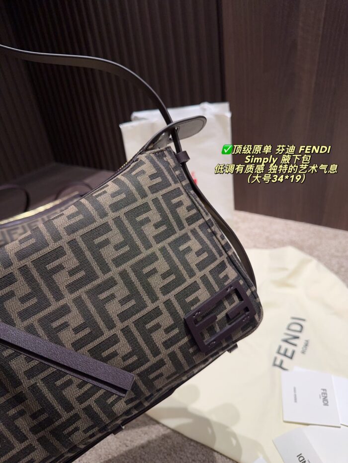 Fendi Simply Underarm Bag Understated Sophistication Artistic Flair Exceptional Aesthetic Appeal - Image 8