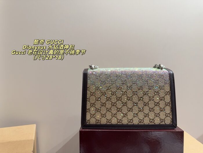 Gucci Dionysus Crystal-Studded Dionysus Bag Classic Monogram Pattern Multiple Carrying Options Versatile And Exquisite - Image 3