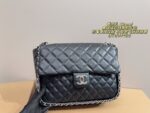 Chanel Black Silver-Trimmed Chain Airport Bag Elegant And Versatile - Image 2
