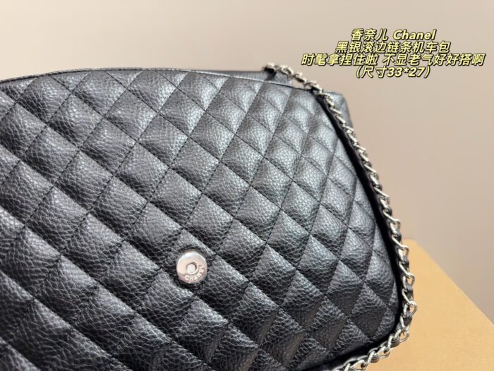 Chanel Black Silver-Trimmed Chain Airport Bag Elegant And Versatile - Image 8