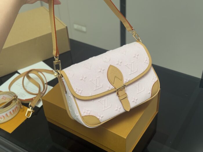 Louis Vuitton Baguette Bag With Dual Shoulder Straps - Vintage Detachable Design - Image 2