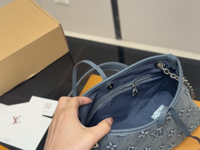 Louis Vuitton Carryall Bow Charming And Casual Exceptional Value For Money - Image 3