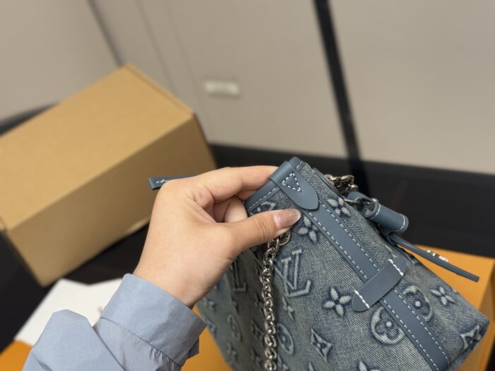 Louis Vuitton Carryall Bow Charming And Casual Exceptional Value For Money - Image 7
