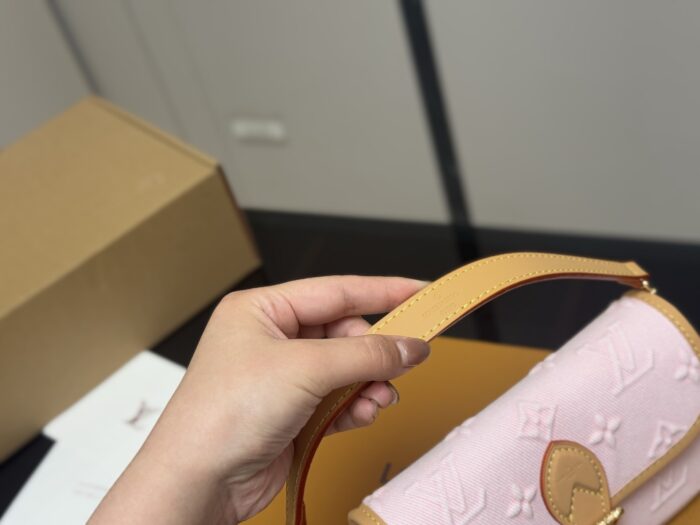 Louis Vuitton Diane Nano Baguette - Image 3