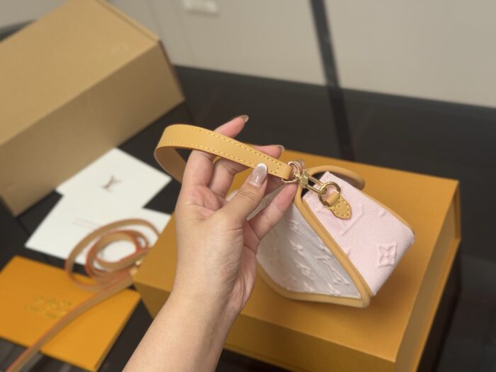 Louis Vuitton Diane Nano Baguette - Image 6