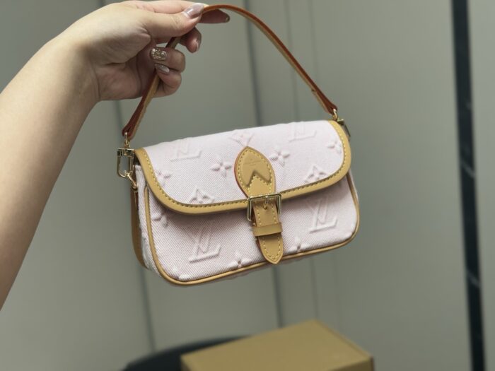 Louis Vuitton Diane Nano Baguette - Image 9