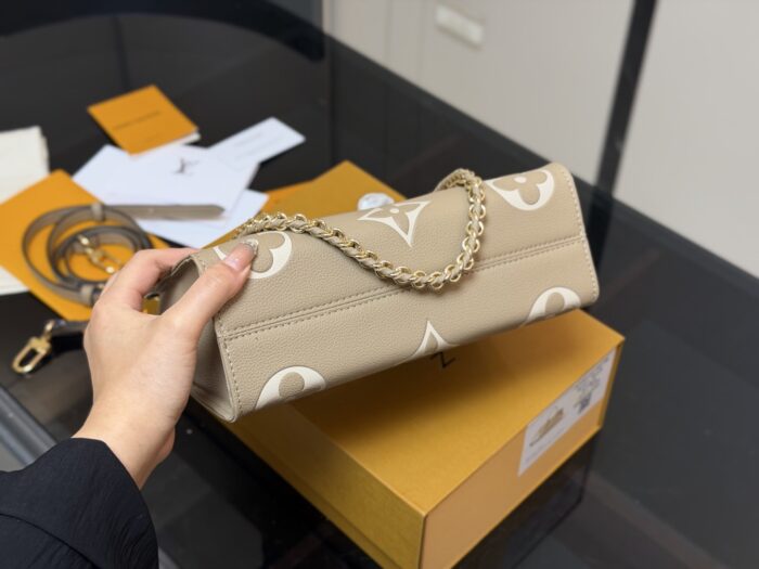 Louis Vuitton On The Go Jungle New Horizontal Tote Bag Hidden Shoulder Strap For Single-Shoulder Or Hand-Carry Use - Image 9